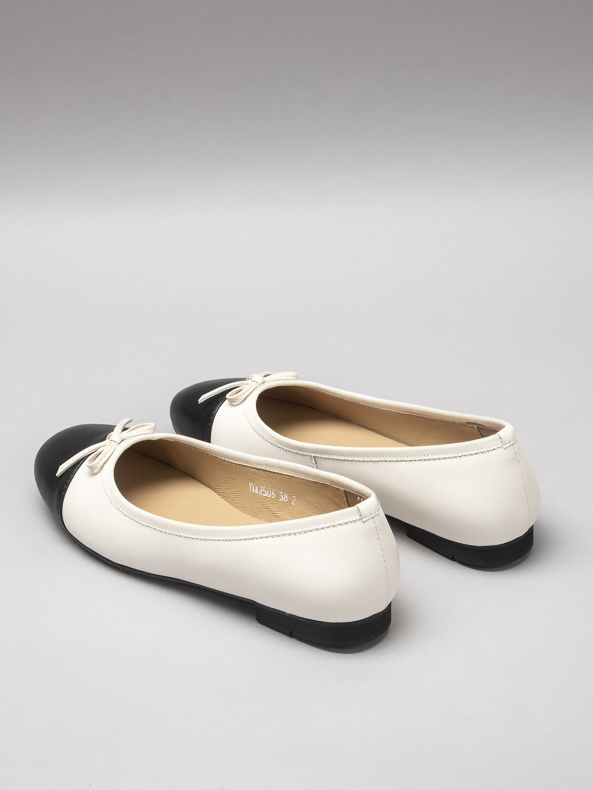 Women's leather shoes