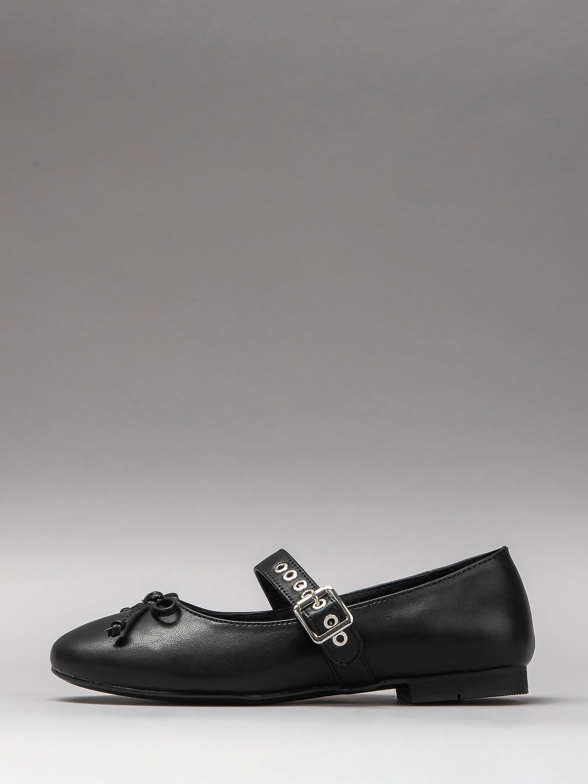 Women's leather shoes