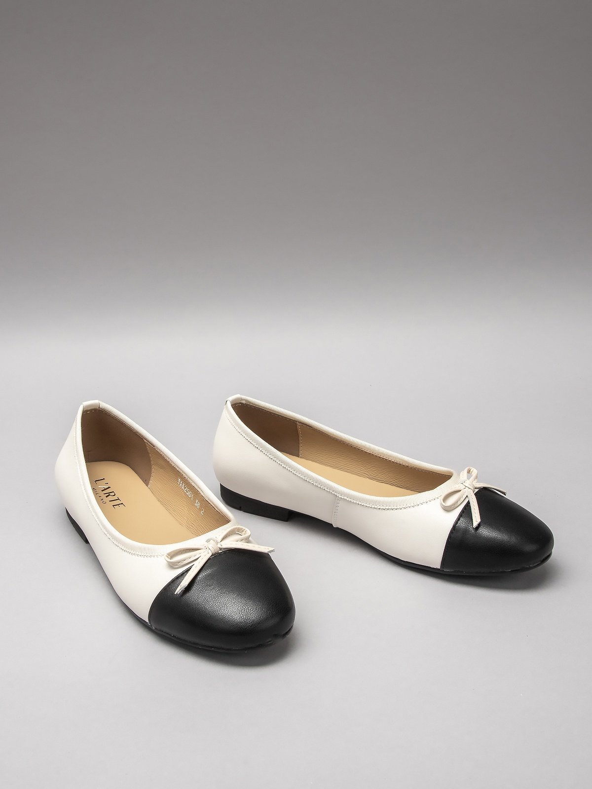 Women's leather shoes