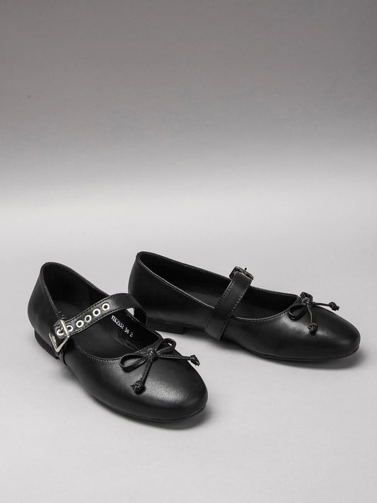 Women's leather shoes