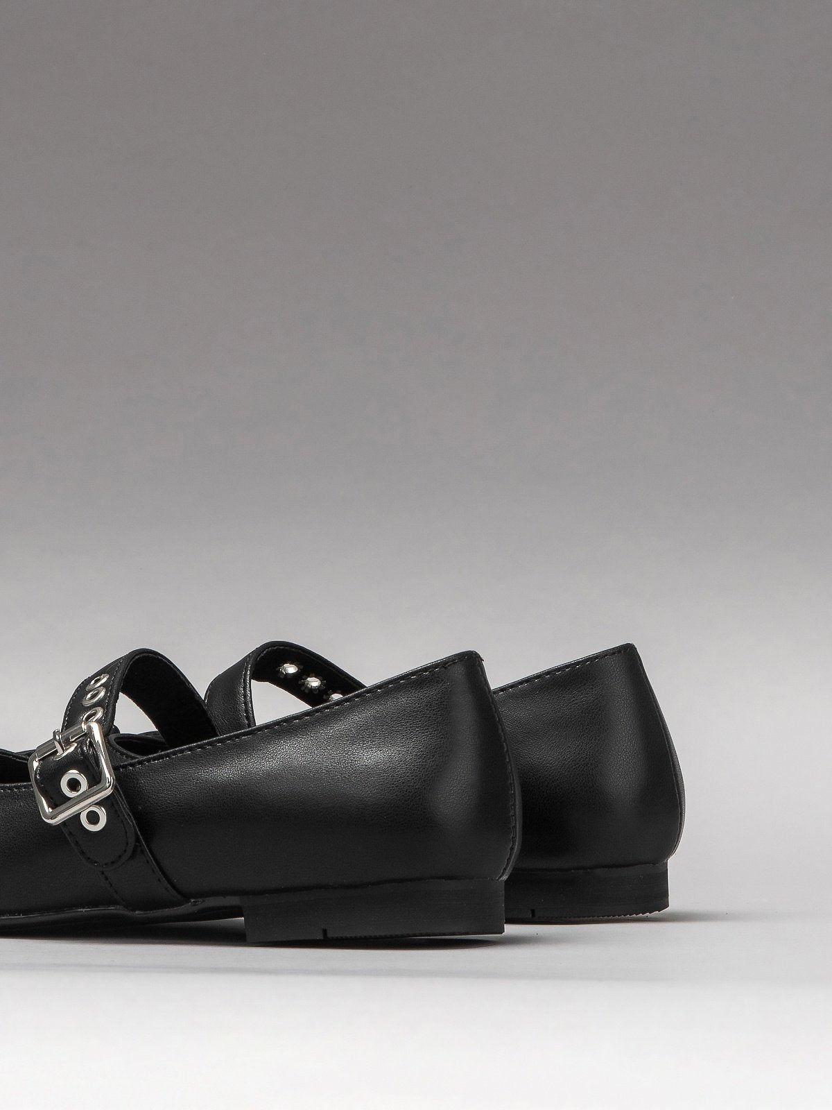 Women's leather shoes